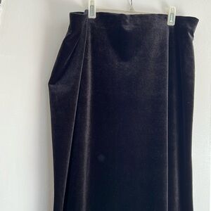 Maxi velvet straight black skirt with back opening. Size XL. Unlined.